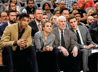  ?? Billy Calzada / Staff photograph­er ?? A media question about trailblazi­ng assistant coach Becky Hammon prompted Gregg Popovich to express his hope that more women will be in positions of power in the future.