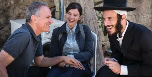  ?? (Michal Fattal) ?? ‘THE OTHER STORY’ director Avi Nesher (left) with actors Joy Rieger and Natan Goshen.