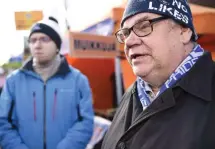  ?? FOTO: HEIKKI SAUKKOMAA/LEHTIKUVA ?? Det var i mars 2019 som en man gick till attack mot dåvarande utrikesmin­istern Timo Soini på en marknad i Vanda.