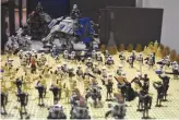  ??  ?? The Battle of Geonosis from The Clone Wars was depicted in this build by Kevin Lariviere.