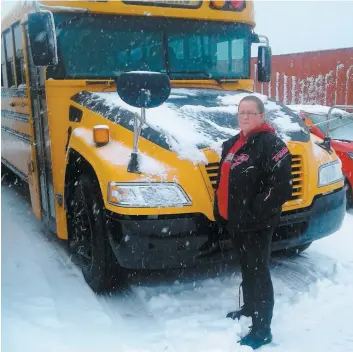  ?? PHOTO COURTOISIE ?? Tammy-Lee Buttle devant son autobus scolaire hier matin.