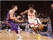  ?? Christian Petersen/getty Images ?? Rockets guard Jalen Green scored 34 points in back-to-back games last week in Phoenix.