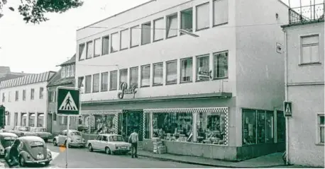  ?? ?? In den 60er Jahren eröffnete in Neuburg das Kaufhaus Paul.