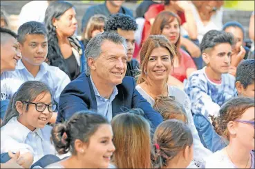  ?? TELAM ?? CON AWADA. Macri encabezó el lanzamient­o del Plan Nacional de Orquestas Infantiles y Juveniles.