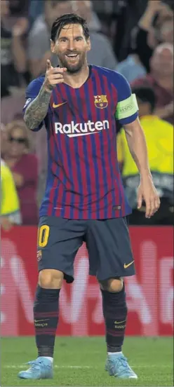  ??  ?? MUY FELIZ. A Lionel Messi le están saliendo muy bien las cosas.