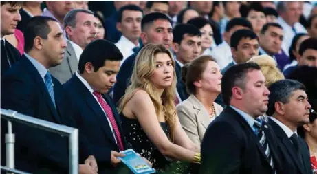  ??  ?? Gulnara Karimova assiste à la fête de l’indépendan­ce ouzbèke en 2012. C’était avant sa disgrâce et son placement en résidence surveillée, début 2014.