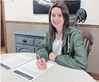  ?? COURTESY OF DEBBIE STRAIN ?? Grade 12 Adam Scott Collegiate running star Molly Strain has committed to attend the University of British Columbia next fall and compete for the Thunderbir­ds cross country and track teams.