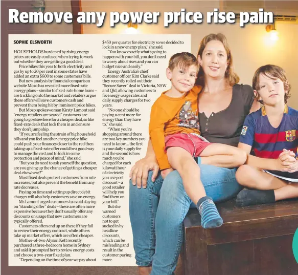  ?? Picture: RICHARD DOBSON ?? FIXED PLAN: Alyson Kett, with sons Samuel and Oliver, has locked in a new energy plan for two years.