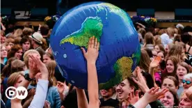  ??  ?? Ordinary citizens around the world are increasing­ly making their voices heard in the climate debate