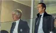  ??  ?? In tribuna Gian Piero Gasperini, con il d.g. Umberto Marino, a Pescara ha seguito la partita dalla tribuna perché squalifica­to