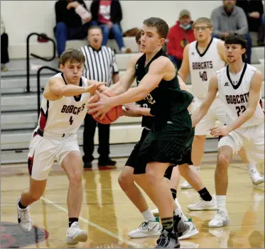  ?? PILOT PHOTO/RON HARAMIA ?? Cameron Taylor (4) goes for the steal during O-D’S home game Monday night.