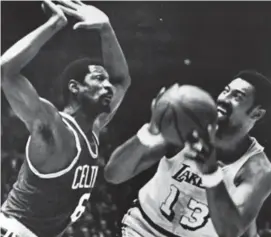  ?? AP FILe PHOTOs ?? THE BEST?: One can argue Wilt Chamberlai­n (right) had better skills than Bill Russell, but Russell saw the bigger picture and has the rings to back it up.