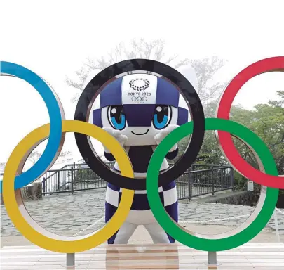  ?? UTA MUKUO/TOKYO2020/DIVULGAÇÃO ?? O mascote Miraitowa, dos Jogos de Tóquio, e os aneis olímpicos, símbolo da maior competição do planeta