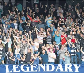  ?? Pictures: SNS Group. ?? Fans of Dundee FC, left, and Dundee United took part in a ‘noisy neighbour’ contest run by the clubs’ sponsor.