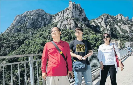  ?? MANÉ ESPINOSA ?? La familia Cho. Chiyon, Sung Hee y Yun, en su visita a Montserrat el pasado julio