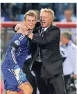  ?? FOTO: IMAGO ?? Hrubesch und Neuer feiern den Gewinn der U21-EM 2009.