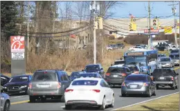  ?? Carol Kaliff / Hearst Connecticu­t Media ?? The state plans to improve Federal Road in Brookfield, a project that will include a left-turn signal at the north entrance to the Chick-fil-A plaza.