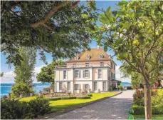  ?? FOTO: HELMUTH SCHAM ?? Über dem Bodensee liegt das reizende Schloss Arenenberg mit dem Napoleonmu­seum.