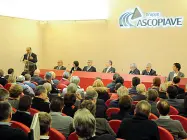  ??  ?? Decisiva
I sindaci di Asco Holding in assemblea. Domani il voto sul nuovo statuto