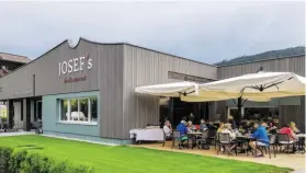  ??  ?? Josef‘s – das Restaurant im neuen Clubhaus des Golfclubs Radstadt.