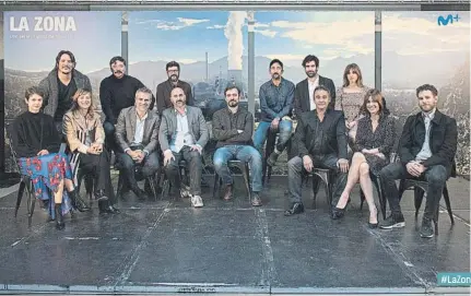  ??  ?? 'La Zona' reuneix grans noms com Eduard Fernández, Emma Suárez, Carlos Bardem, Juan Echanove, Álvaro Cervantes, Alexandra Jiménez, Sergio Peris Mencheta, Manolo Solo, Marina Salas o Tamar Novas