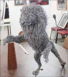  ??  ?? “The Ghost of Cecil” – a piece created by means of Wire Weaving.