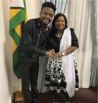  ??  ?? Killer T with the first lady Auxillia Mnangagwa