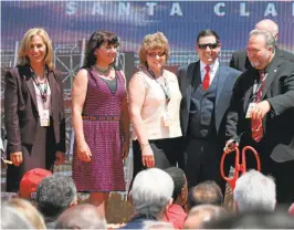  ?? KARL MONDON/STAFF ARCHIVES ?? Santa Clara City Council members Lisa Gillmor, left, Patricia Mahan and Debi Davis join the 49ers’ Jed York and then-Mayor Jamie Matthews during a Levi’s Stadium celebratio­n.