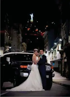  ??  ?? AMOR. Dayana Morán y Esteban Silva se casaron en junio del año pasado. Este año hicieron el ‘pedido a la cigüeña’. (Foto cortesía)