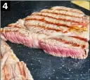  ??  ?? (4) Das Entrecote am Gastroback Kontaktgri­ll Design BBQ Advanced Smart ist wunschgemä­ß medium rare gegart 4