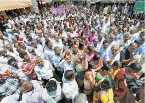  ??  ?? MEMBERS OF the All India Gramin Dak Sevak Union and the National Union of Gramin Dak Sevaks at a demonstrat­ion in Madurai, Tamil Nadu, on May 28.