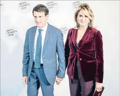  ?? LLIBERT TEIXIDÓ ?? 1 1. Parelles de moda. El polític Manuel Valls i l’empresària Susana Gallardo, agafats de la mà 2. Justícia i empresa. Pedro Horrach i Ana Zacher (esquerra) i José Crehueras amb Columna Martí 3. Diputades i consorts. Inés Arrimadas amb Xavier Cima i Marta Rivera amb Marcial Martelo 4. Separades de petites. Carmen Posadas, al Planeta (esquerra), i Isabel Preysler, al Palau Reial