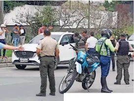  ?? ?? DE LA evidencia balística 12 correspond­en a un arma larga y seis a una corta