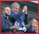  ??  ?? Abramovich, en el palco del Chelsea.