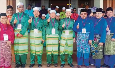  ?? NOR AMALINA ALIAS PIC BY ?? Candidates from Barisan Nasional, Pas and PKR at the nomination centre in Bachok yesterday.