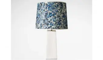  ??  ?? Hand-marbled paper lampshades: Exclusive to David Linley, the Serena lampshade (£175) is from a new range using paper handmarble­d by Jemma Lewis in her studio in Wiltshire. The base (£650) is made in matt white ceramic by Henry Thornhill at Tingewick...