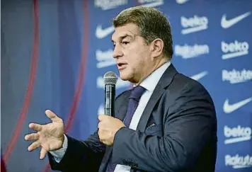  ?? EP ?? Joan Laporta el 9 de setembre durant la presentaci­ó de Luuk de Jong