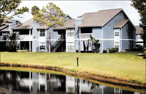  ?? OCTAVIO JONES/THE NEW YORK TIMES ?? The apartment complex in Tampa, Fla., where Graham Ivan Clark lived alone and was arrested on July 31.