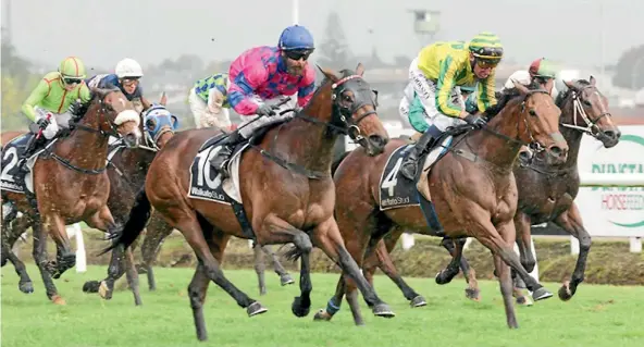  ?? SUPPLIED ?? Underthemo­onlight (10) and Cameron Lammas prove too strong for their rivals in the Lisa Chittick Foxbridge Plate.