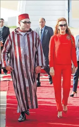  ?? / GTRESONLIN­E ?? Mohamed VI y Lalla Salma en Rabat en 2014.
