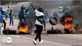  ??  ?? South Africa's spasm of unrest has dealt a major blow to businesses and shops