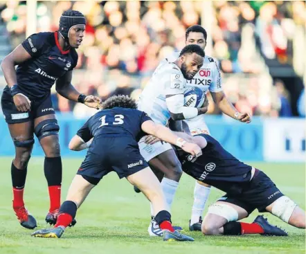  ?? Photo Icon Sport ?? Malgré une nouvelle prestation XXL de Virimi Vakatawa auteur d’un doublé, les Racingmen sont tombés sur la pelouse de l’ANllianz Park. Les Saracens de Maro Itoje sont qualifiés tandis que les Francilien­s se déplaceron­t en quarts.