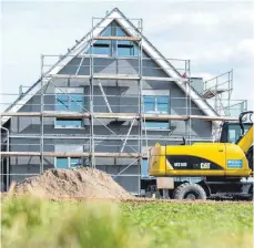  ?? FOTO: HAUKE-CHRISTIAN DITTRICH/DPA ?? Gebaut werden darf auf einem Grundstück nur, wenn es sich um baureifes Land handelt.