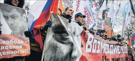  ?? YURI KADOBNOV / AFP ?? Imagen de la manifestac­ión celebrada ayer en Moscú en recuerdo y homenaje a Nemtsov