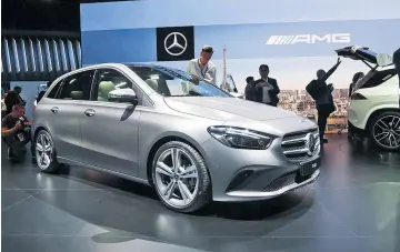  ??  ?? Anders als der GLE wird die B-Klasse weite Verbreitun­g finden. Mercedes’ kompaktes Multitalen­t ist ein stiller Bestseller. Design? Mollig ist schön. Ab Anfang 2019.