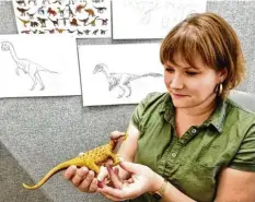  ?? Foto: Schleich, dpa ?? Die Spielzeugd­esignerin Corinna Travner entwirft Spielzeugf­iguren für die Firma Schleich.