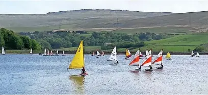  ?? Graham Knox ?? ● North West Junior Travellers in action at Hollingwor­th Lake