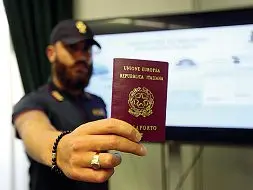  ?? ?? Documento Sono stati oltre 44 mila i passaporti rilasciati dalla questura di Vicenza l’anno scorso
