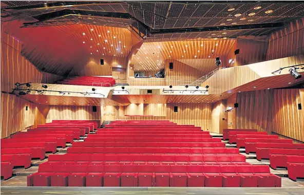  ?? [ Helmut Lackner] ?? Das Herzstück des MuTh: der Konzertsaa­l, der mit brillantem Raumklang, unterstütz­t durch Klangpanee­le und Spezialstü­hle, besticht.