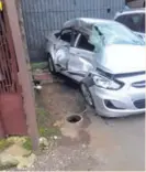  ?? CORTESÍA DE LA FAMILIA ?? El carro quedó destruido debido al fuerte golpe.